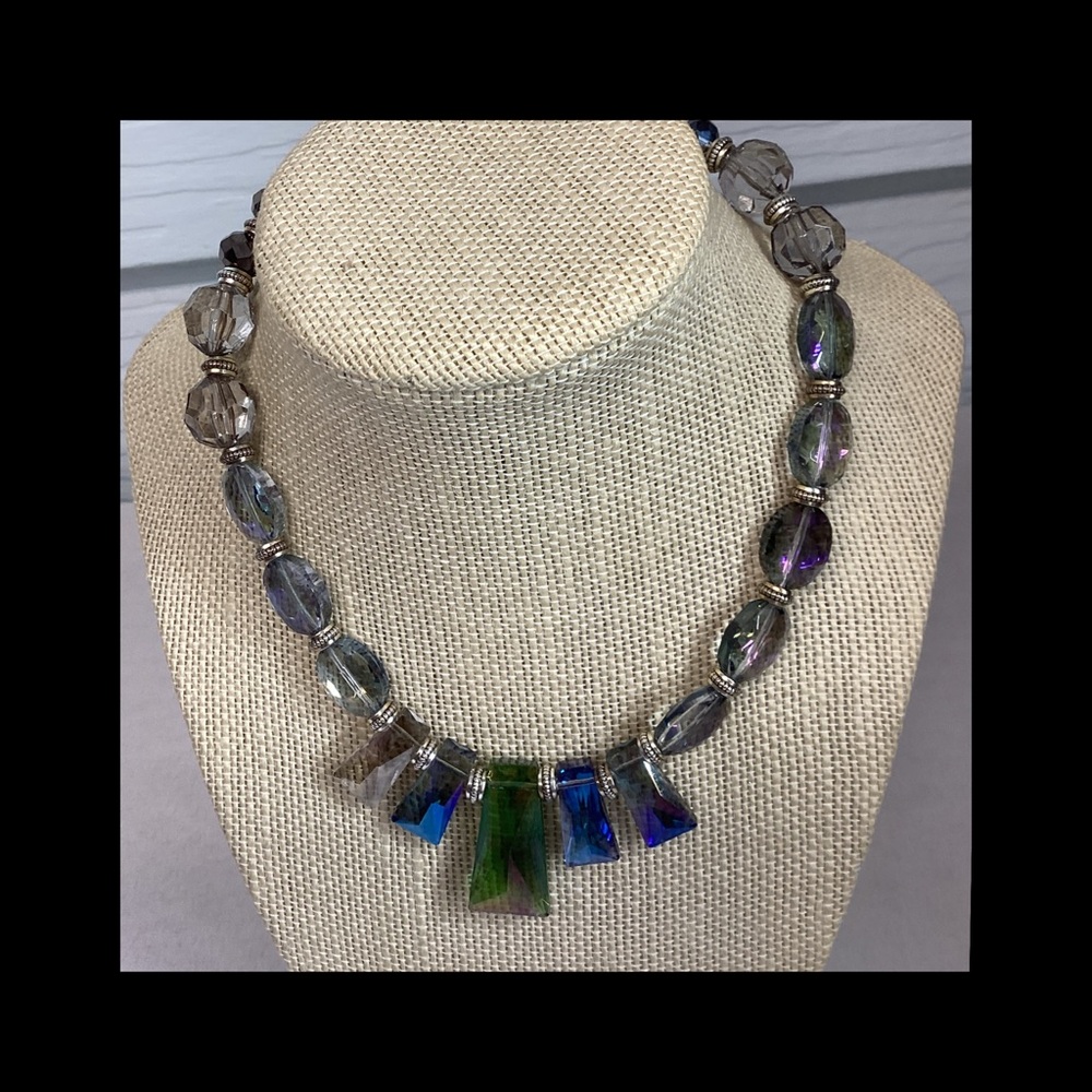 Elegant Multicolor Beaded Necklace